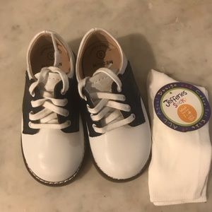 Footmates navy and white size 5